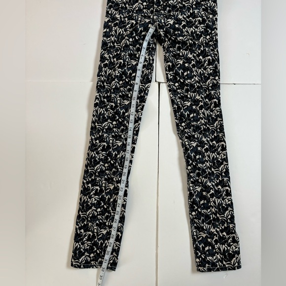 Tory Burch Pants Blue and White Floral Denim Size 25 Skinny Leg Low Rise Jeans - Picture 3 of 10